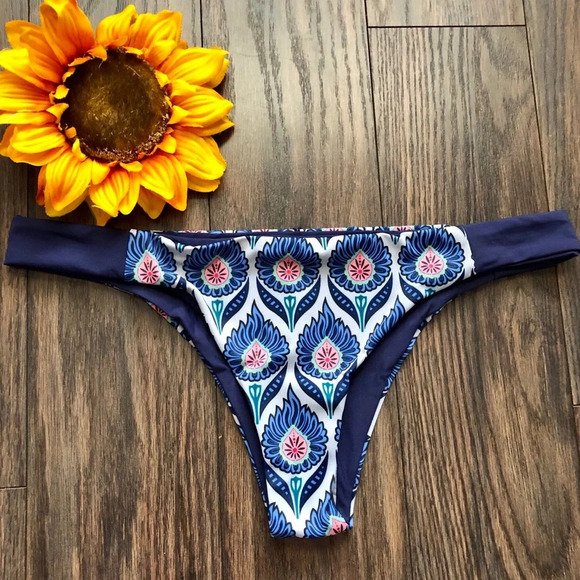 🦋B2G1🦋TAVIK MORGAN Reversible Mon White Sand NWT | LARGE | - Picture 1 of 9